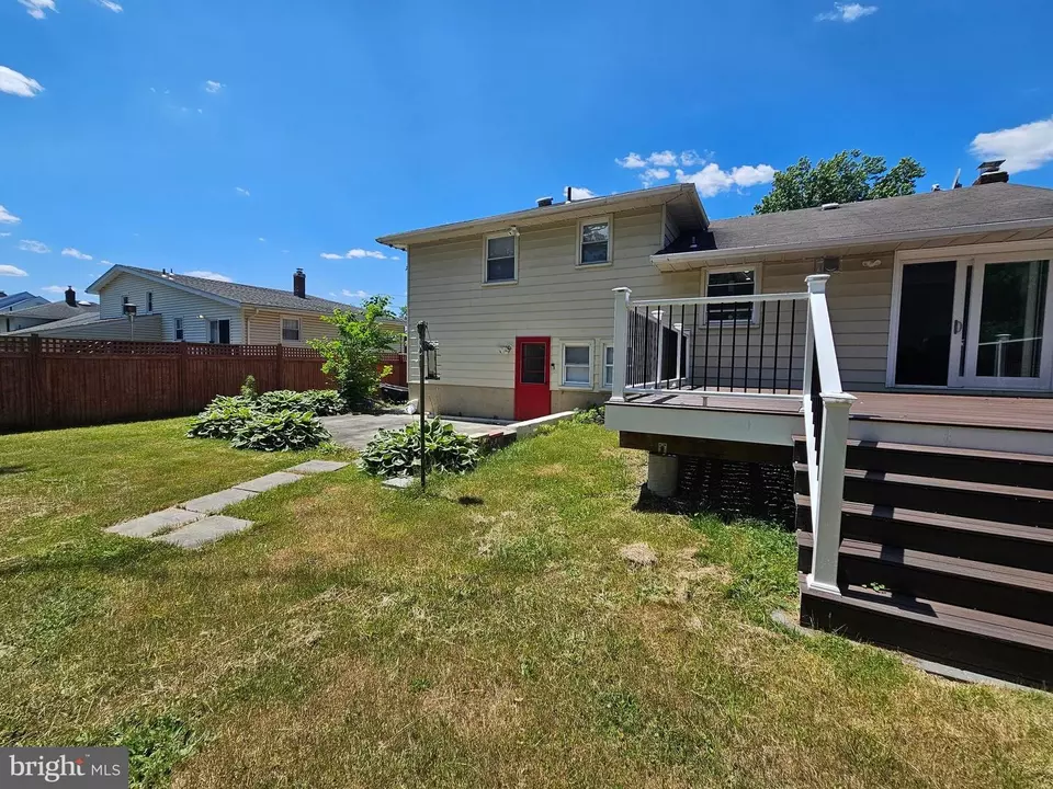 Exterior - 142 Ashbrook Rd, Cherry Hill, NJ 08034 photo 6 of 10