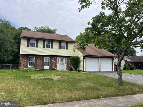 68 Arbor Meadow Dr, Sicklerville, NJ 08081