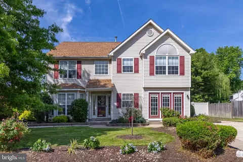5 Vance Ave, Sicklerville, NJ 08081