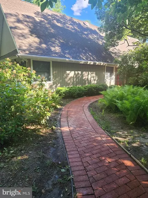 1 E Riding Dr, Cherry Hill, NJ 08003