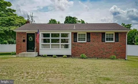 86 Jackson Rd, Berlin, NJ 08009