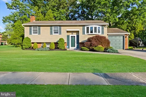 63 Estates Rd, Pine Hill, NJ 08021