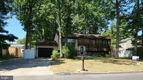 70 Winfield Rd, Sicklerville, NJ 08081