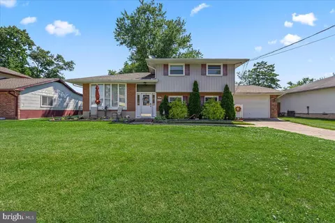 131 Cornell Ave, Blackwood, NJ 08012