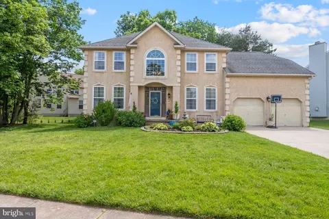 4 Twisting Ln, Sicklerville, NJ 08081