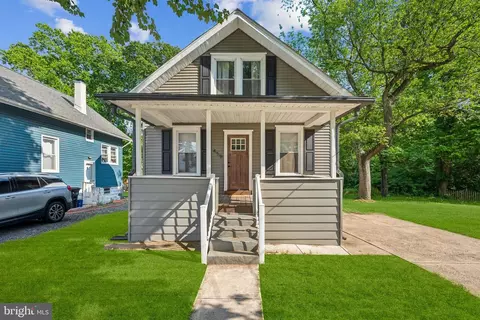459 Cove Rd, Pennsauken, NJ 08110