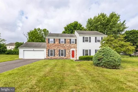 66 Wayside Rd, Berlin, NJ 08009