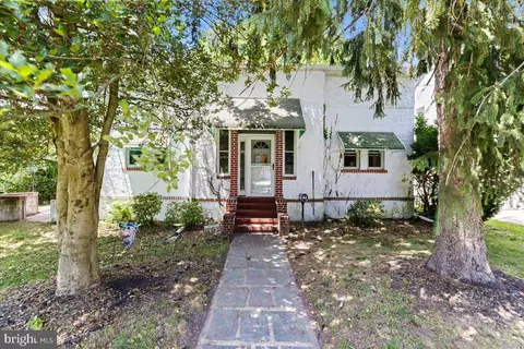 510 W Maple Ave, Laurel Springs, NJ 08021