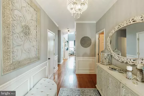 6 Zion Dr, Berlin, NJ 08009