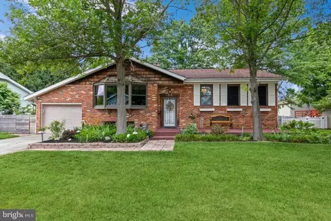 818 Johns Rd, Cherry Hill, NJ 08034