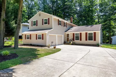 11 Elbow Ln, Cherry Hill, NJ 08003