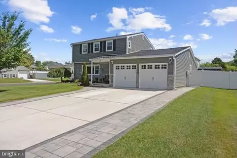 13 Antietam Dr, Clementon, NJ 08021
