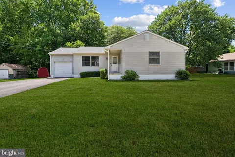 319 Juniper Ave, Somerdale, NJ 08083