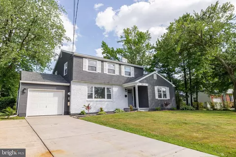 917 Kingston Dr, Cherry Hill, NJ 08034