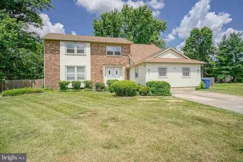 6 Winter Pl, Cherry Hill, NJ 08003