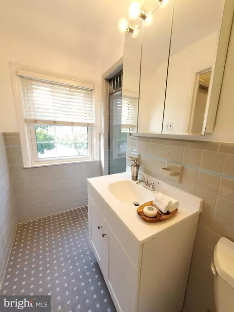 Bath - 1924 Maple Ave, Cherry Hill, NJ 08002 photo 4 of 7