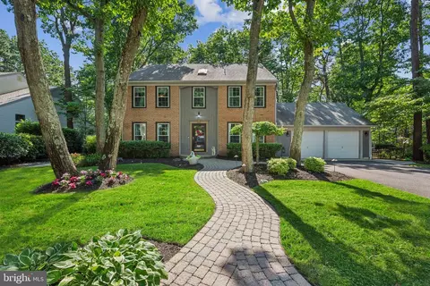 10 Kings Croft Ln, Voorhees, NJ 08043