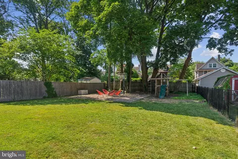 Exterior - 22 W Summit Ave, Haddonfield, NJ 08033 photo 3 of 4