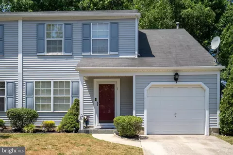 7 Woodmill Dr, Clementon, NJ 08021