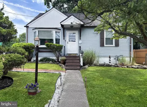 24 E 5th Ave, Runnemede, NJ 08078