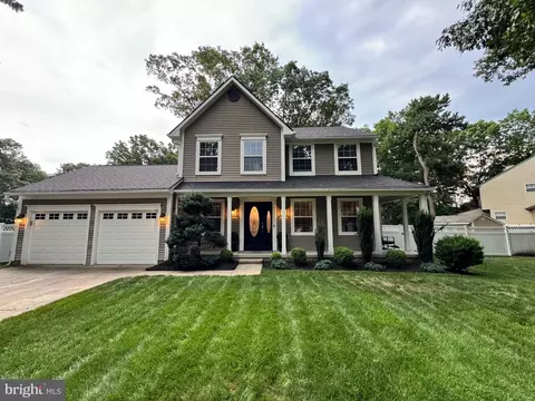 8 Elbow Ln, Sicklerville, NJ 08081