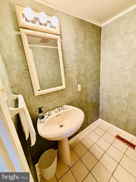 Bath - 3 Ramsgate Rd, Cherry Hill, NJ 08003 photo 4 of 4