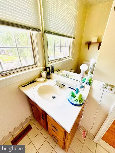 Bath - 3 Ramsgate Rd, Cherry Hill, NJ 08003 photo 3 of 4