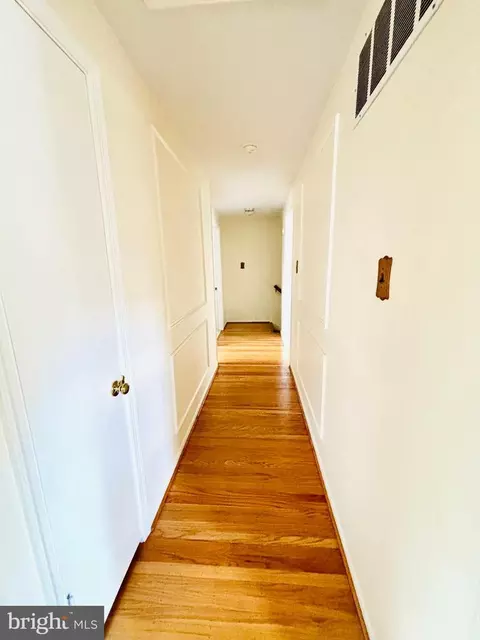 Entry Way - 3 Ramsgate Rd, Cherry Hill, NJ 08003 photo 2 of 2