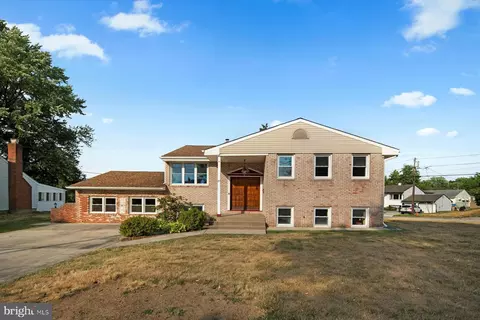 26 Orchid Ln, Cherry Hill, NJ 08002