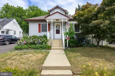 40 California Ave, Clementon, NJ 08021