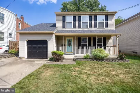 6 W Narberth Ter, Collingswood, NJ 08108