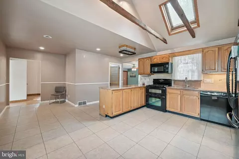 265 Lott Ave, Barrington, NJ 08007