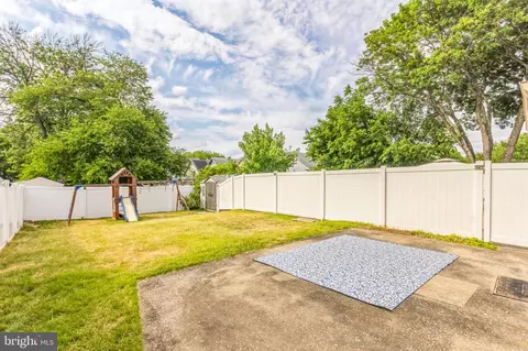 Exterior - 139 E Pine St, Audubon, NJ 08106 photo 2 of 3