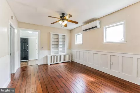 Living - 139 E Pine St, Audubon, NJ 08106 photo 1 of 2