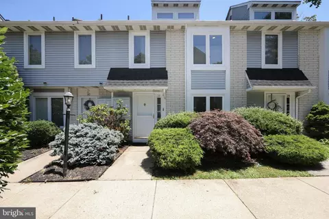 29 Appley Ct, Cherry Hill, NJ 08002