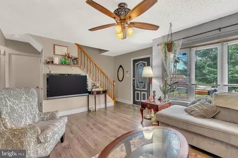 Entry Way - 139 Evesham Rd, Runnemede, NJ 08078 photo 2 of 2