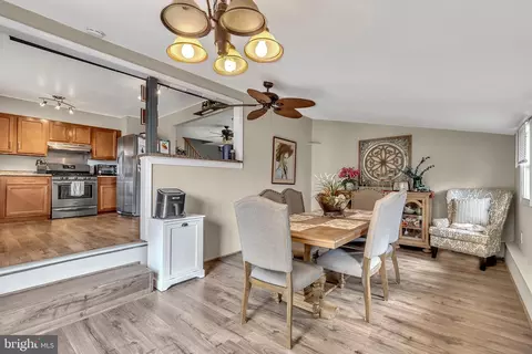 Dining - 139 Evesham Rd, Runnemede, NJ 08078 photo 2 of 2