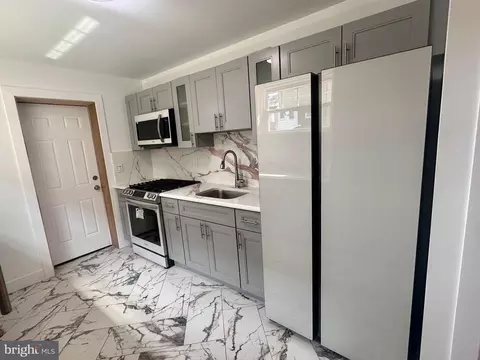 1065 Langham Ave, Camden, NJ 08103