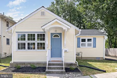 209 W Evergreen Ave, Somerdale, NJ 08083
