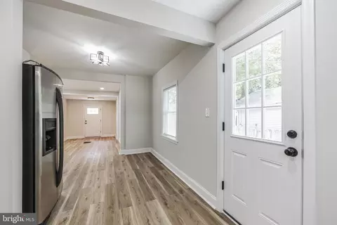 Entry Way - 41 Wilson Rd, Clementon, NJ 08021 photo 5 of 14