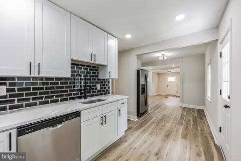 Entry Way - 41 Wilson Rd, Clementon, NJ 08021 photo 9 of 14
