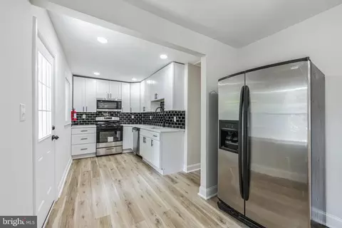 Entry Way - 41 Wilson Rd, Clementon, NJ 08021 photo 8 of 14