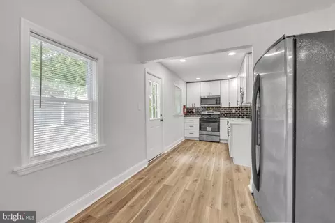 Entry Way - 41 Wilson Rd, Clementon, NJ 08021 photo 6 of 14