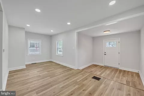 Living - 41 Wilson Rd, Clementon, NJ 08021 photo 1 of 1
