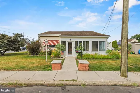 88 S Bellmawr Ave, Bellmawr, NJ 08031