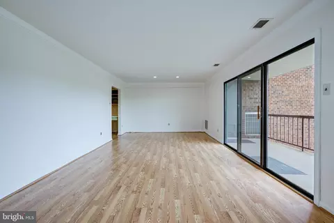 Living - 409 Haddonfield Cmns #409, Haddonfield, NJ 08033 photo 5 of 5