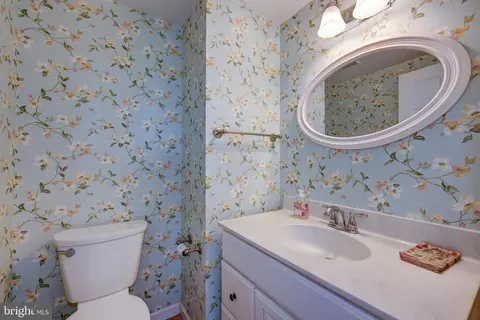 Bath - 409 Haddonfield Cmns #409, Haddonfield, NJ 08033 photo 3 of 3