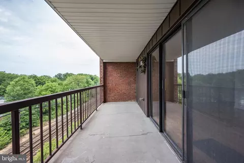 Exterior - 409 Haddonfield Cmns #409, Haddonfield, NJ 08033 photo 2 of 5