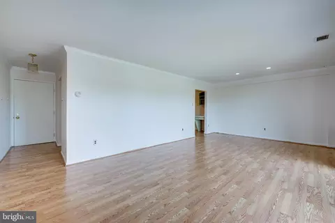Living - 409 Haddonfield Cmns #409, Haddonfield, NJ 08033 photo 2 of 5