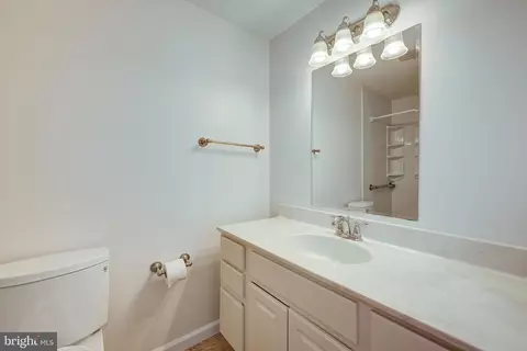 Bath - 409 Haddonfield Cmns #409, Haddonfield, NJ 08033 photo 1 of 3